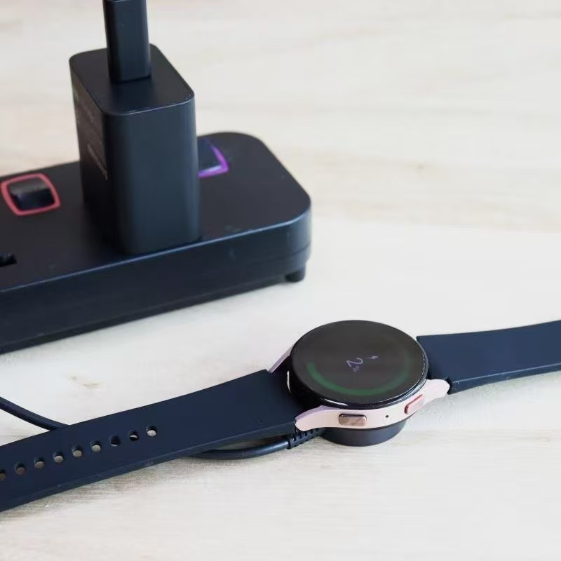 Watch Charging Dock - Магнитная беспроводная портативная зарядная док-станция USB-C